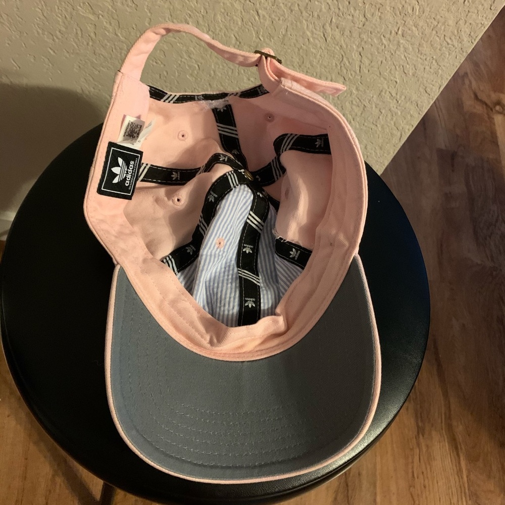 Adidas hat - Picture 3 of 7